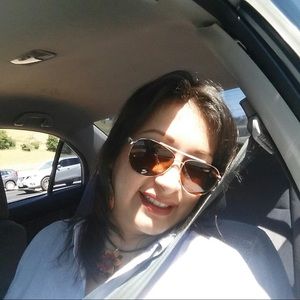 Meet your Posher, Roxana
